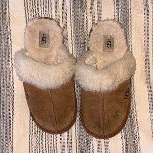 Beige UGG Slippers in GOOD CONDITION
